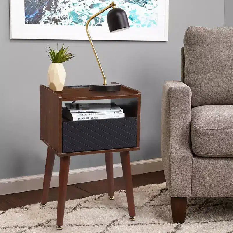 Tavolino/Comodino con Prese USB, Prese di Corrente, Cassetto Portaoggetti, Gambe in Legno Massello per Soggiorno Camera da Letto