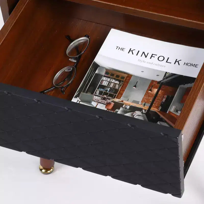 Tavolino/Comodino con Prese USB, Prese di Corrente, Cassetto Portaoggetti, Gambe in Legno Massello per Soggiorno Camera da Letto