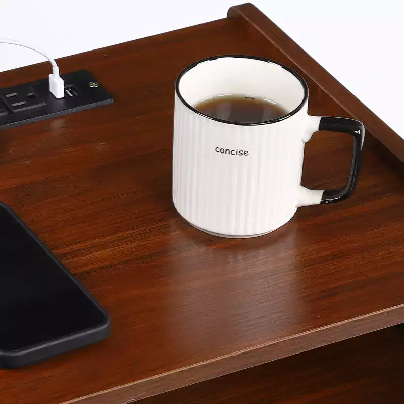 Tavolino/Comodino con Prese USB, Prese di Corrente, Cassetto Portaoggetti, Gambe in Legno Massello per Soggiorno Camera da Letto