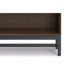 Libreria industriale a ripiani aperti, in legno massello e metallo, di 168 x 76 cm, rettangolare, stile moderno di metà secolo, color noce