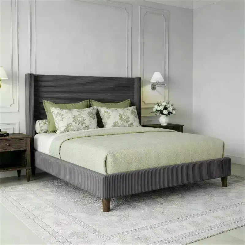 Letto a piattaforma imbottito Queen Size, letto Wingback con testiera da 56,1", velluto a coste/gambe in legno massello/nessuna necessità di rete a molle/senza rumore