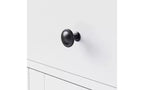 Mobiletto contenitore in stile rustico elegante con gambe in legno a forma di zucca e ripiani regolabili, perfetto per il soggiorno, bianco