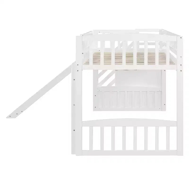 Letto a soppalco singolo con scivolo, struttura in legno con scalini contenitore e sponde di sicurezza, ideale per camerette.